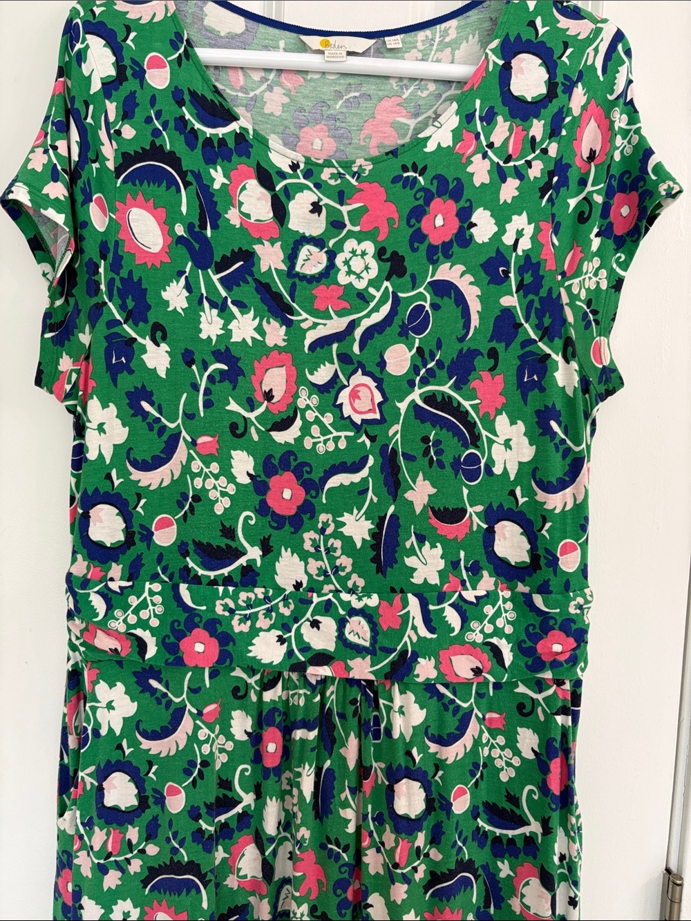 Boden of London Green, Pink and Royal Floral Print Easy-fit Short Sleeve Dress - Picture 3 of 12